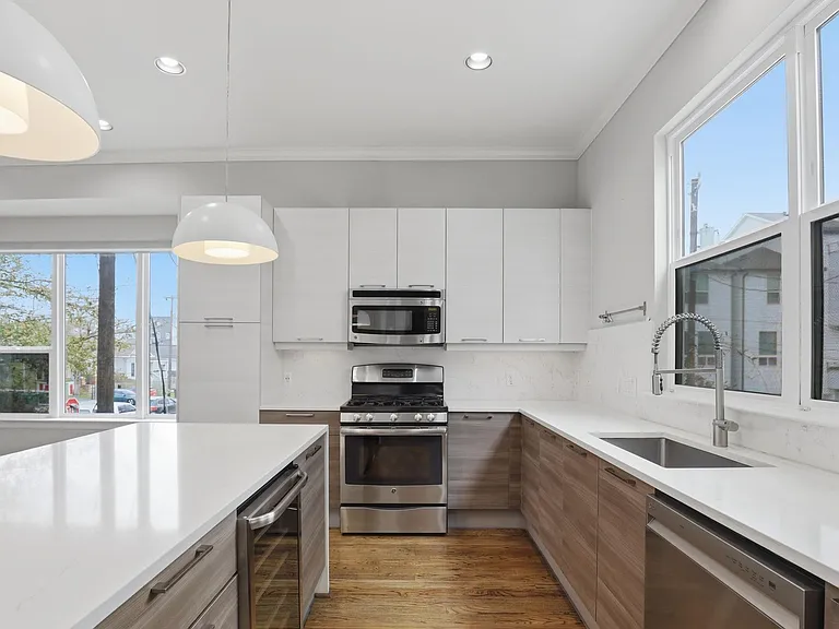 1224 Summer St — Photo 16
