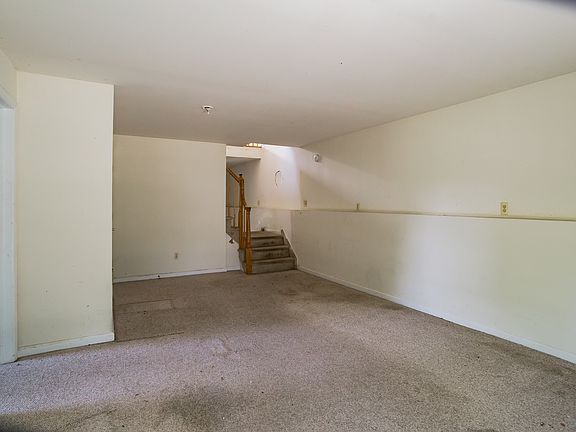 3rd image of 7 1st St