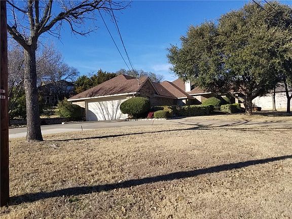 3rd image of 5120 Largo Dr