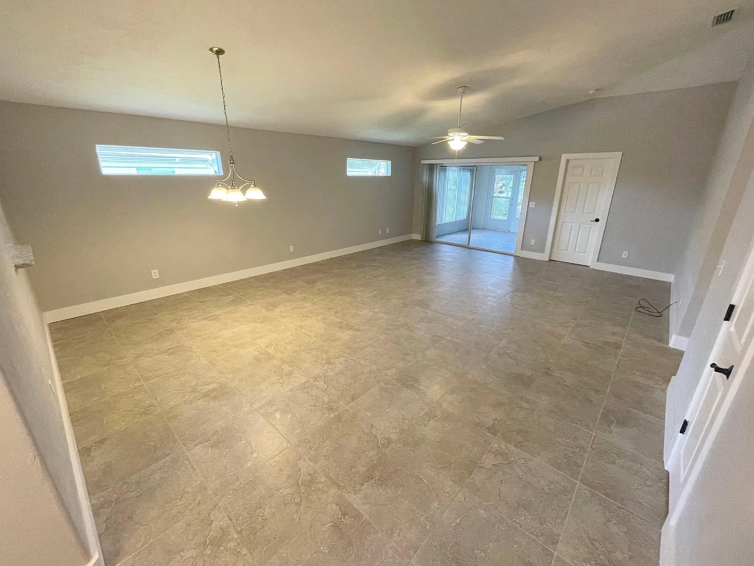664 Wellesley Ct — Photo 3