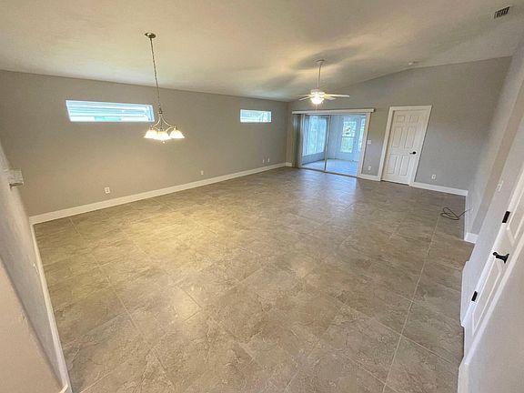 3rd image of 664 Wellesley Ct