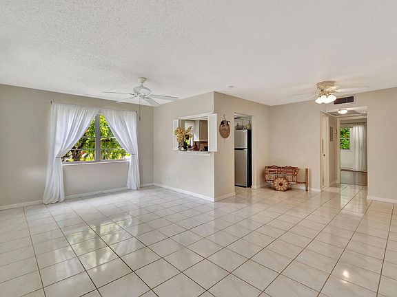 3rd image of 233 Prescott L #233