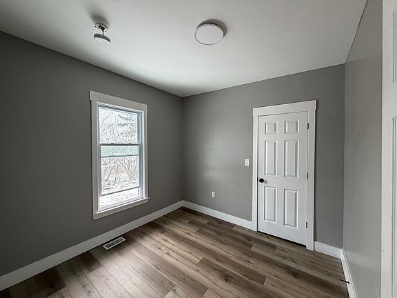 4th image of 1301 Whitney Ave #3