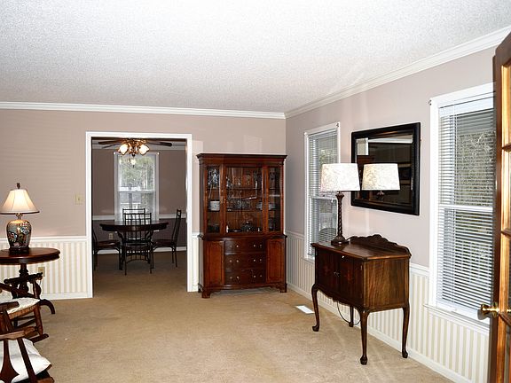 Formal living & dining room