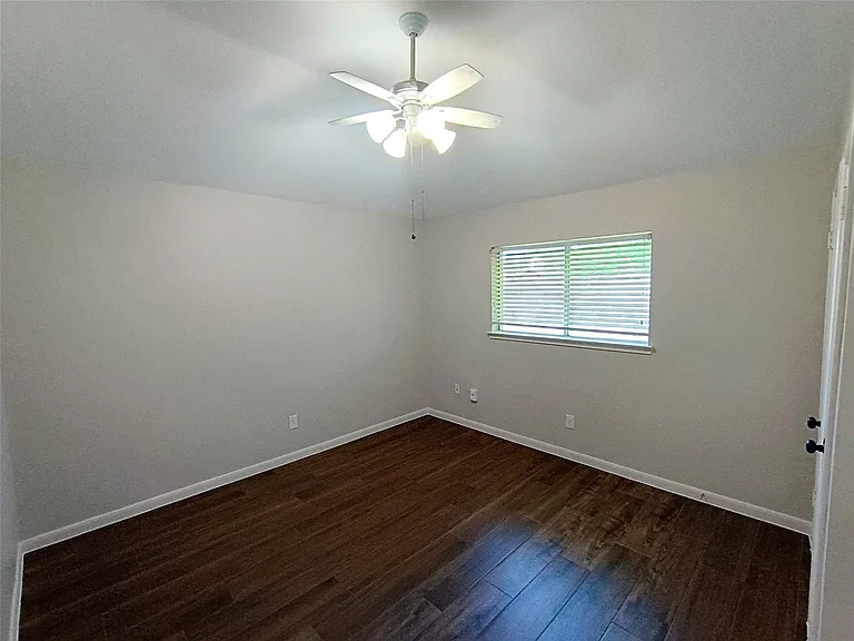 3821 Pin Oak Dr N — Photo 13