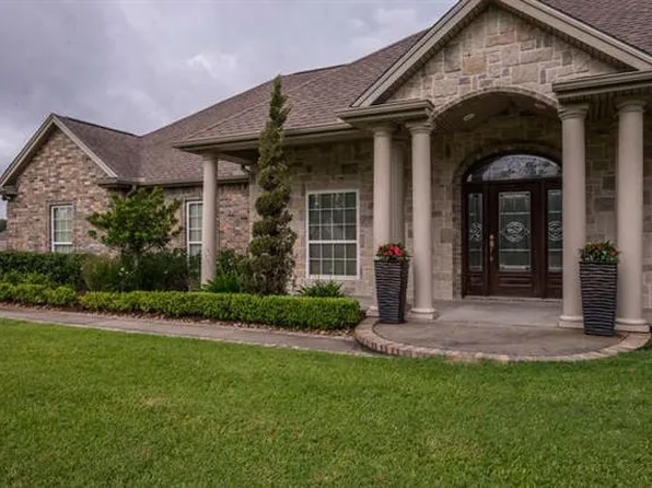 8875 Taylor Cir, Orange, TX 77630