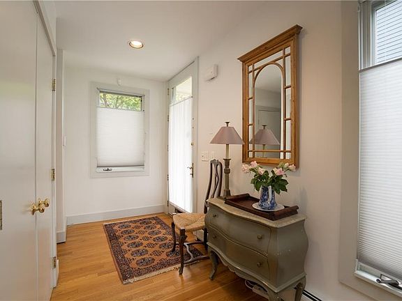 3rd image of 103 Pratt St Unit 103