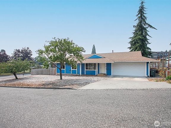 4th image of 2129 Poplar Drive