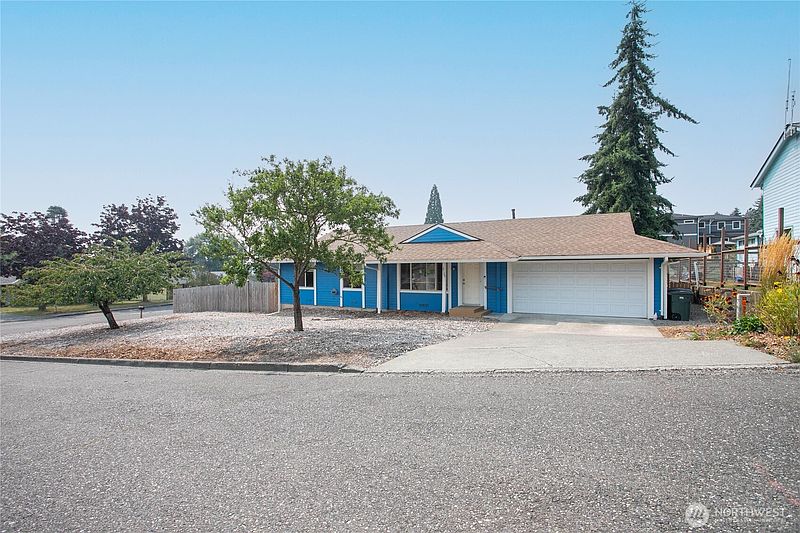 4th image of 2129 Poplar Drive