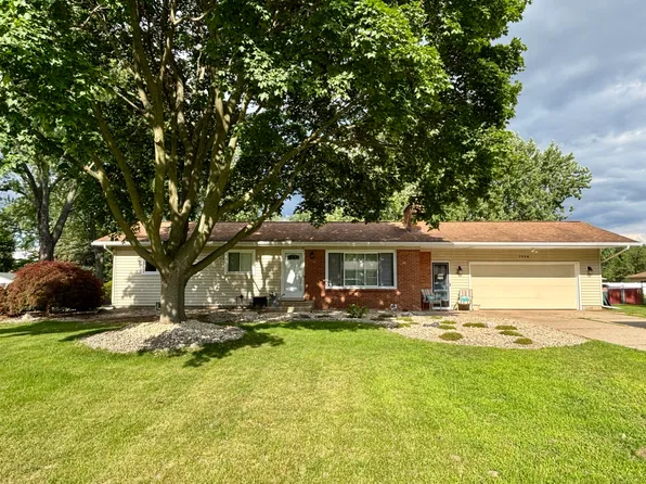 7524 Cherry Ave, Jenison, MI 49428