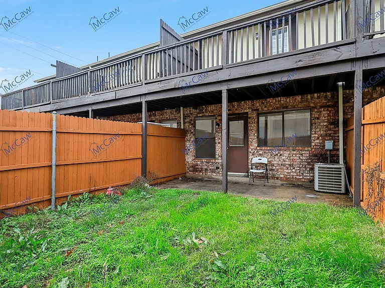 800 Bluebonnet Dr #B — Photo 19