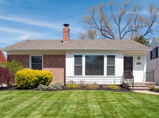 1936 W Twelve Mile Rd, Royal Oak, MI 48073