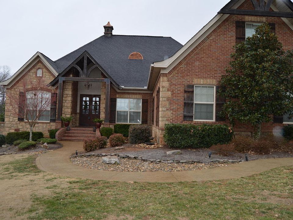 1st image of 911 Charleston Park Dr