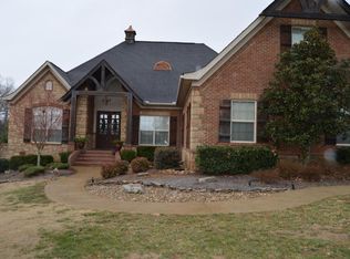 911 Charleston Park Dr, Seymour, TN 37865