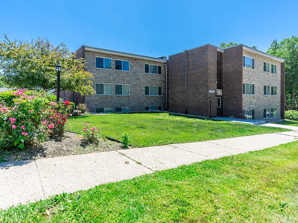 500 Indiana Ave #105