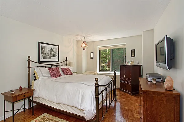 Sold by Corcoran | media 3