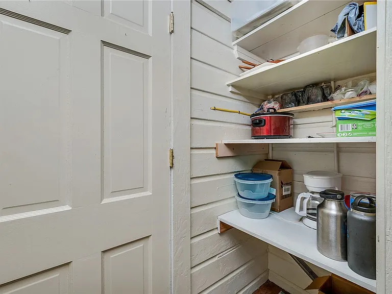 1030 Walton Dr — Photo 17