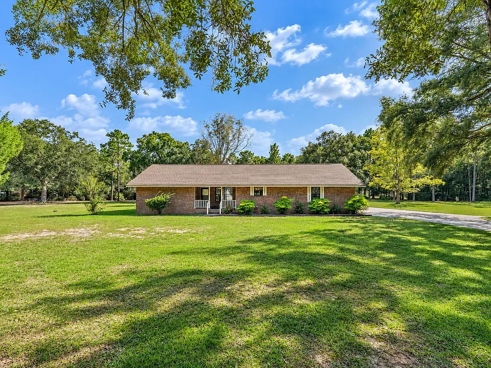5481 Lilac Ave