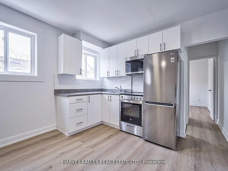 1046 Bathurst St #2 — Photo 12