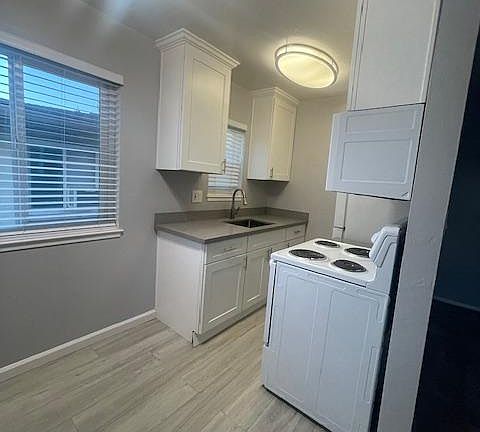 4th image of 4770 Hamilton Ave #7