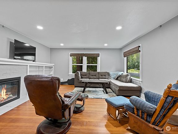 4th image of 55223 282nd Avenue E
