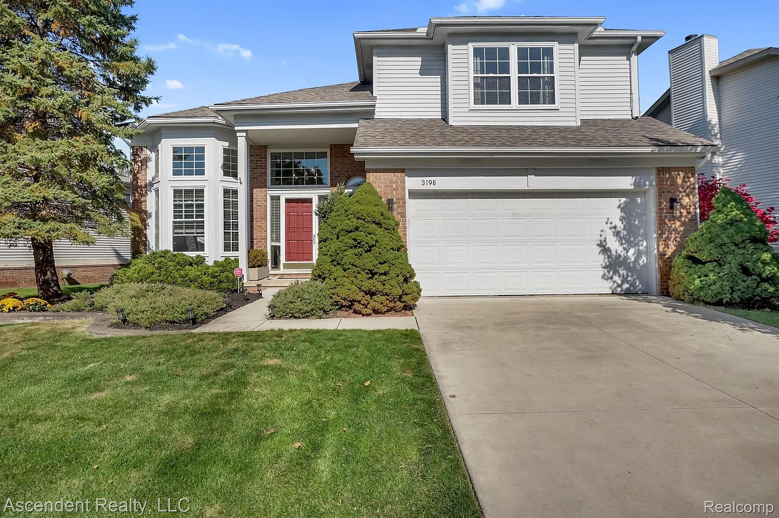 3198 Silverbrook Dr photo 1