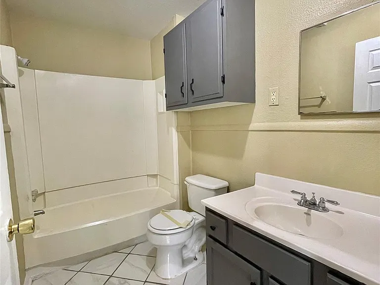 611 N Avenue D — Photo 13