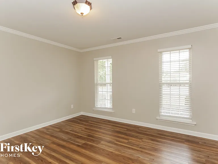 6111 Forest Pond Dr — Photo 7