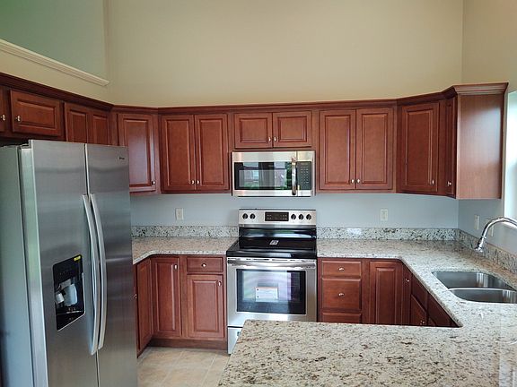 4th image of 9041 Fort Henry Dr