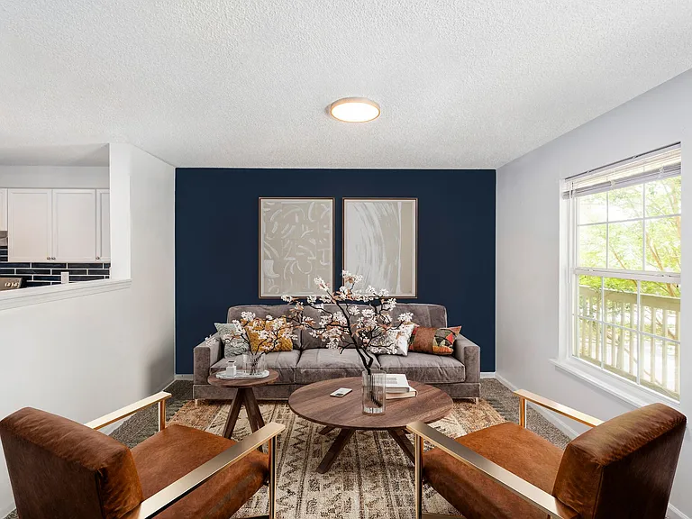 Carlson Bay Luxury Apartments — Photo 5