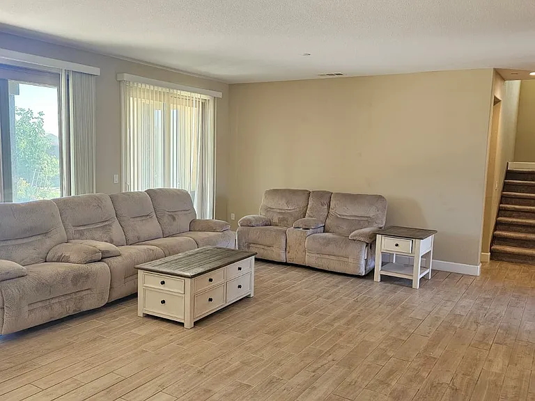1426 Como Dr — Photo 4