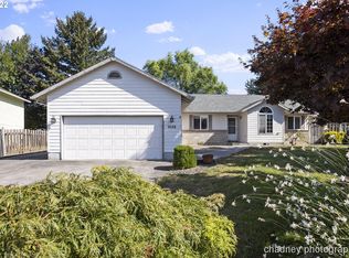 1042 SE 30th Pl, Troutdale, OR 97060