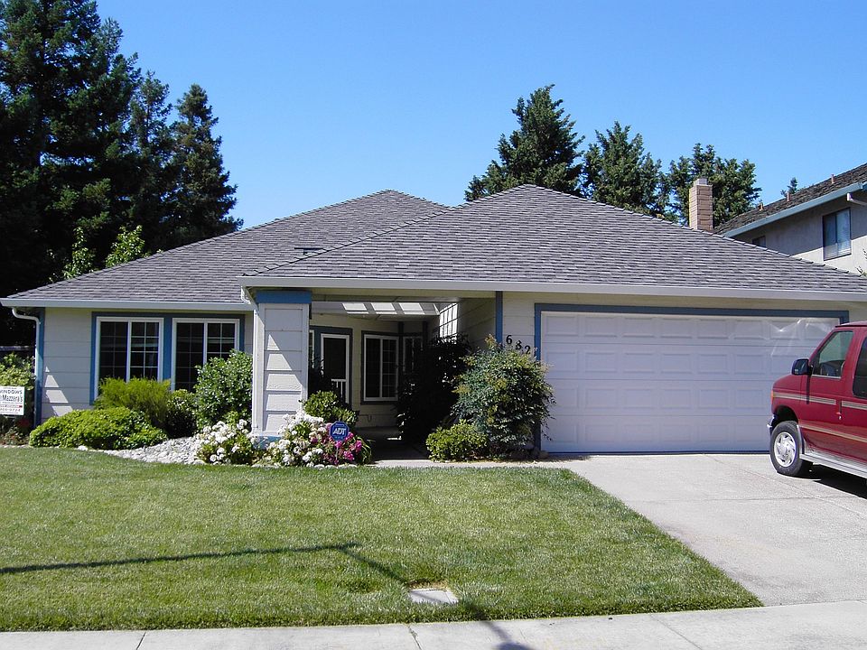 2nd image of 682 Sandpiper Cir