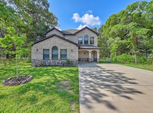 305 Pinehurst Dr, New Ulm, TX 78950