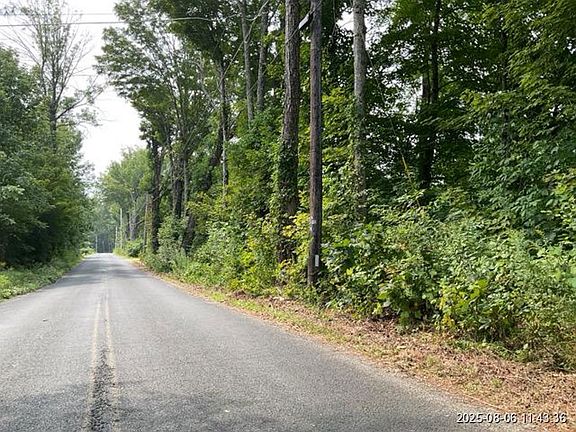 Exterior Neighborhood (street photo)