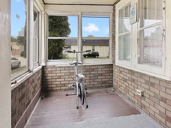 3rd image of 445 Price Ave