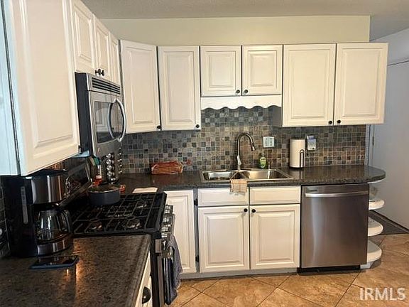 4th image of 2727 Sterling St
