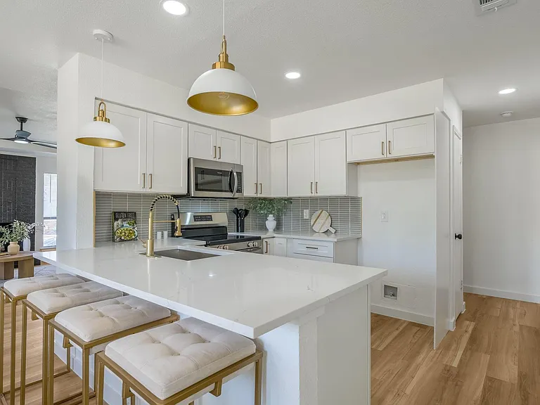 306 Bardfield Ave #306 — Photo 10