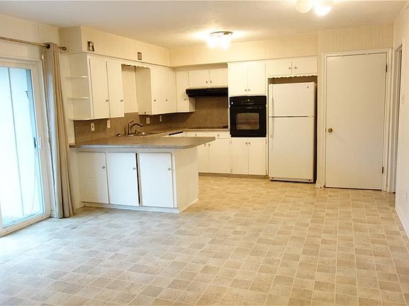 4th image of 8308 Lullwater Dr