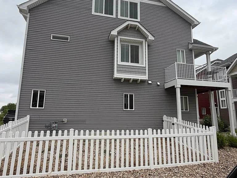 18631 E 54th Pl — Photo 3