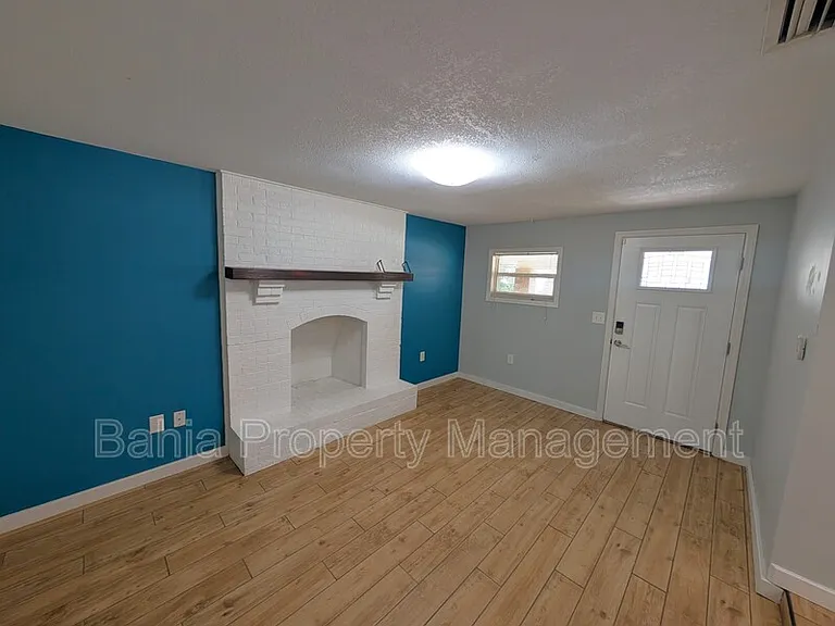 1510 E Shadowlawn Ave — Photo 8