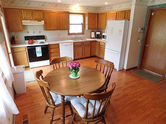 2nd image of 6166 Yosemite Dr