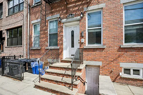 364 7th St #2 Photo 1