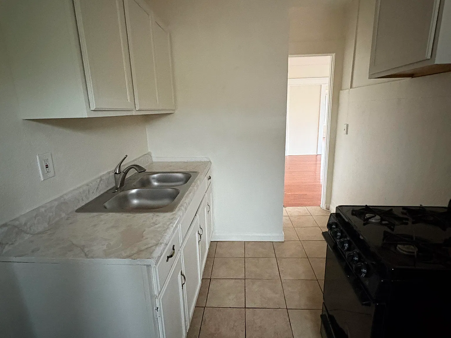 2 bed, 820 sqft, $1,850 — Photo 3