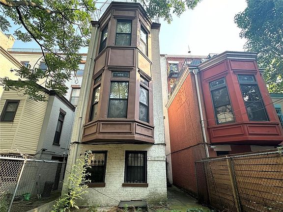 5th image of 85 Halsey St