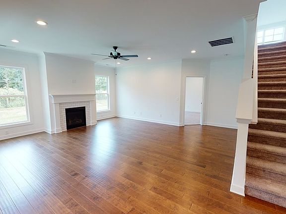 4th image of 1157 Yorktown Ln