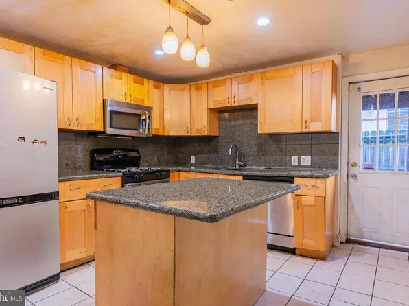1009 Brandywine St, Philadelphia, PA 19123