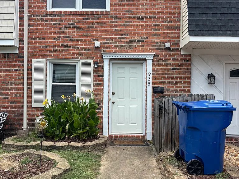 935 Delaware Ave — Photo 1