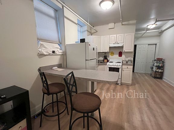 5th image of 14 Orkney Rd APT B