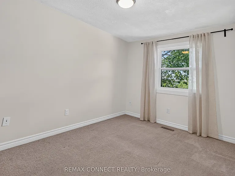 829 Cavan Ct — Photo 21